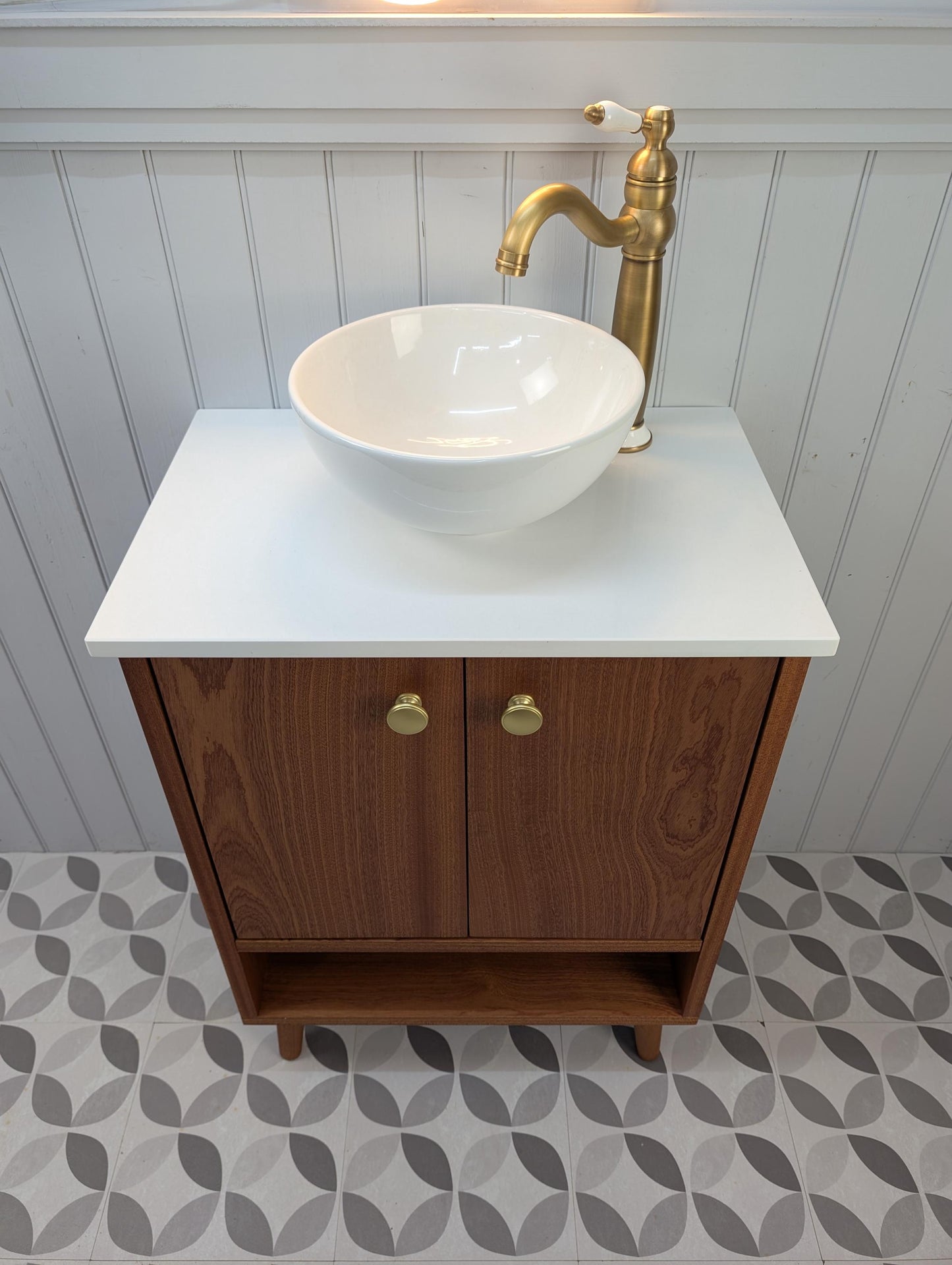 THE INGLEWOOD / A Handmade Solid Hardwood Bathroom Vanity Unit with Solid Quartz Countertop